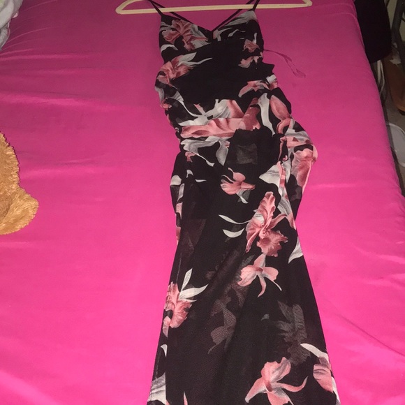 Dress - Picture 2 of 4